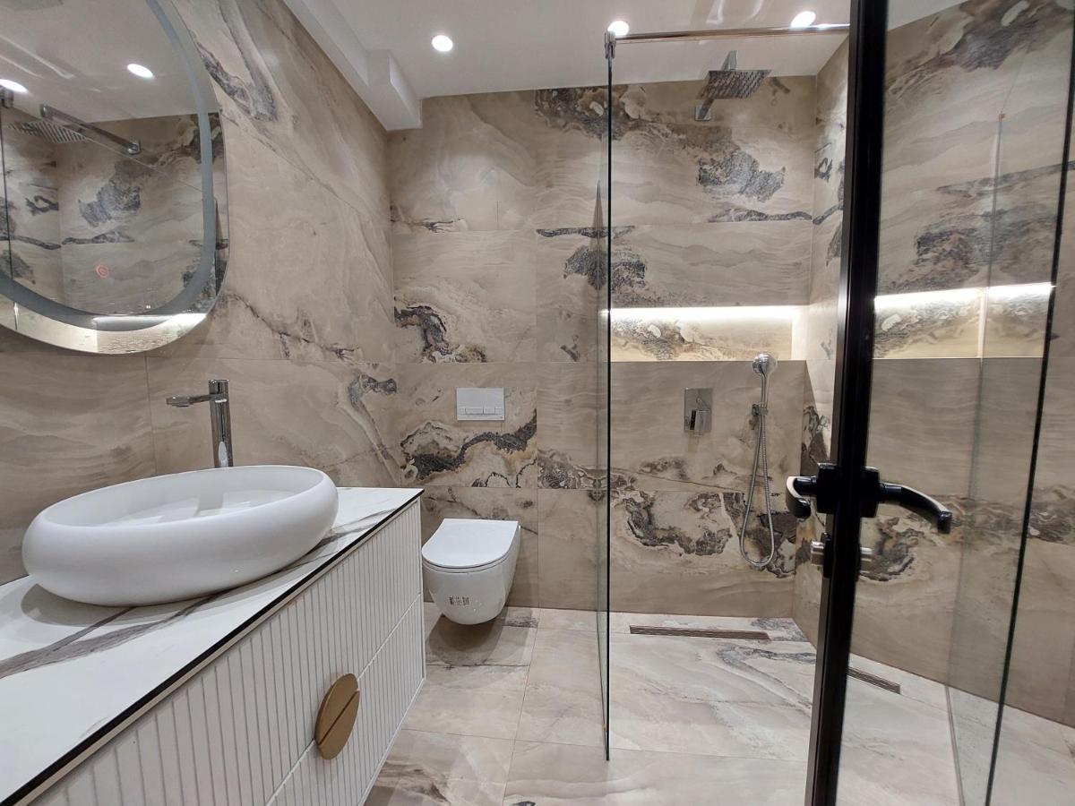 Luxury Apartments Blloku Тирана Экстерьер фото